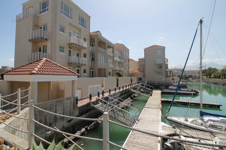 2 Bedroom Property for Sale in Harbour Island Western Cape